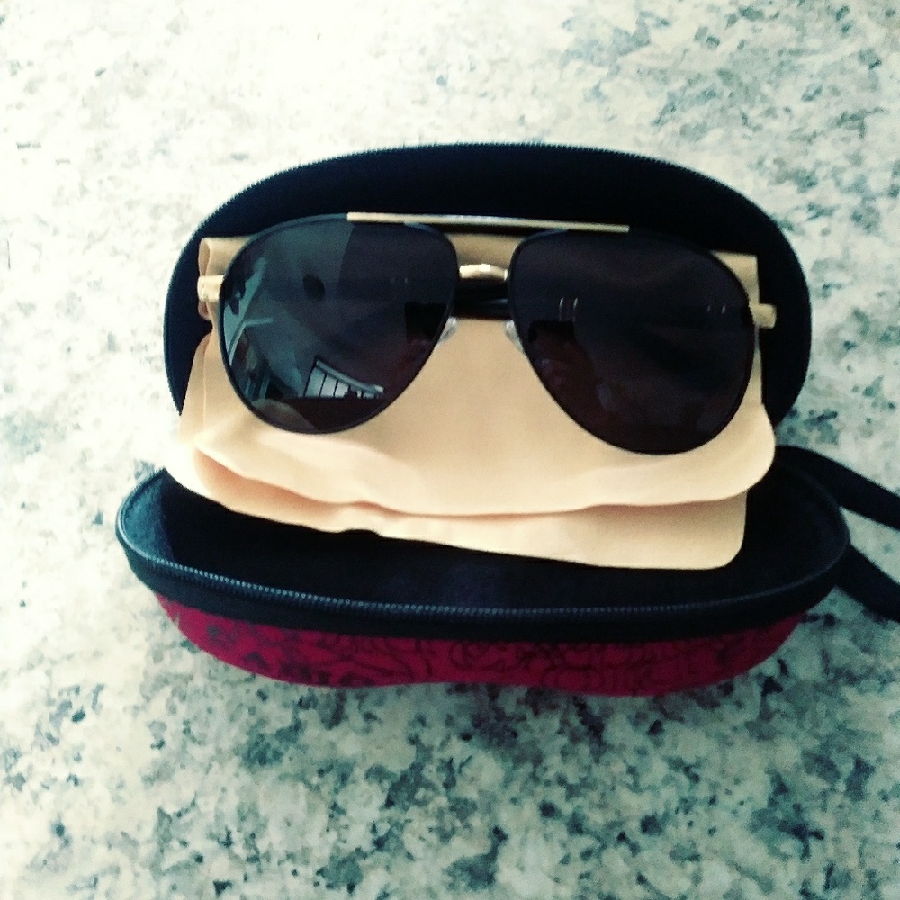 Polarized sunglass